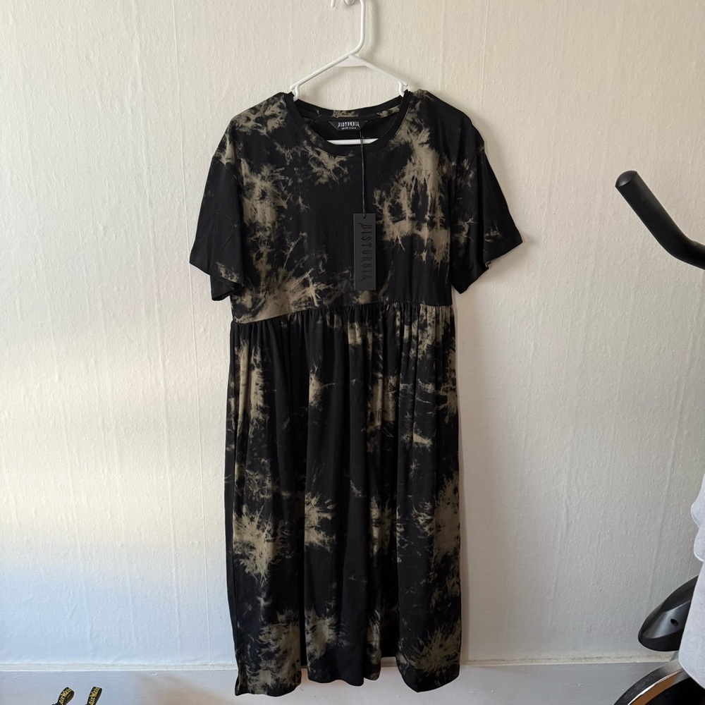Disturbia Grievance Tie Dye Midi Dress